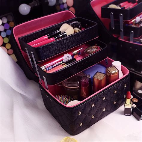 large vanity cases for women.